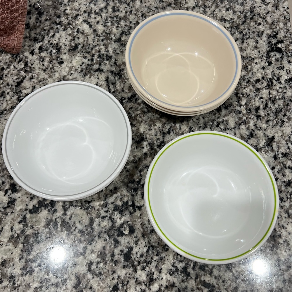 Corelle Cream and White Dinnerware Bowl Set (9)
